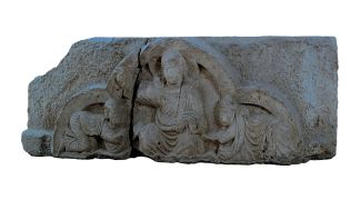 Тимпанон са представом Исуса Христа и два апостола, кречњак, Бат Моноштор, XIII век